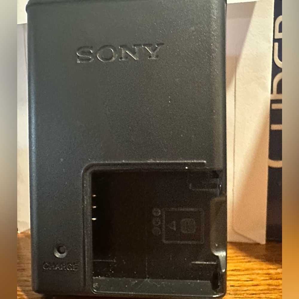 Sony Cyber-shot PINK DSC-S950 Original box manual battery charger bag PARTS ONLY - Picture 3 of 16